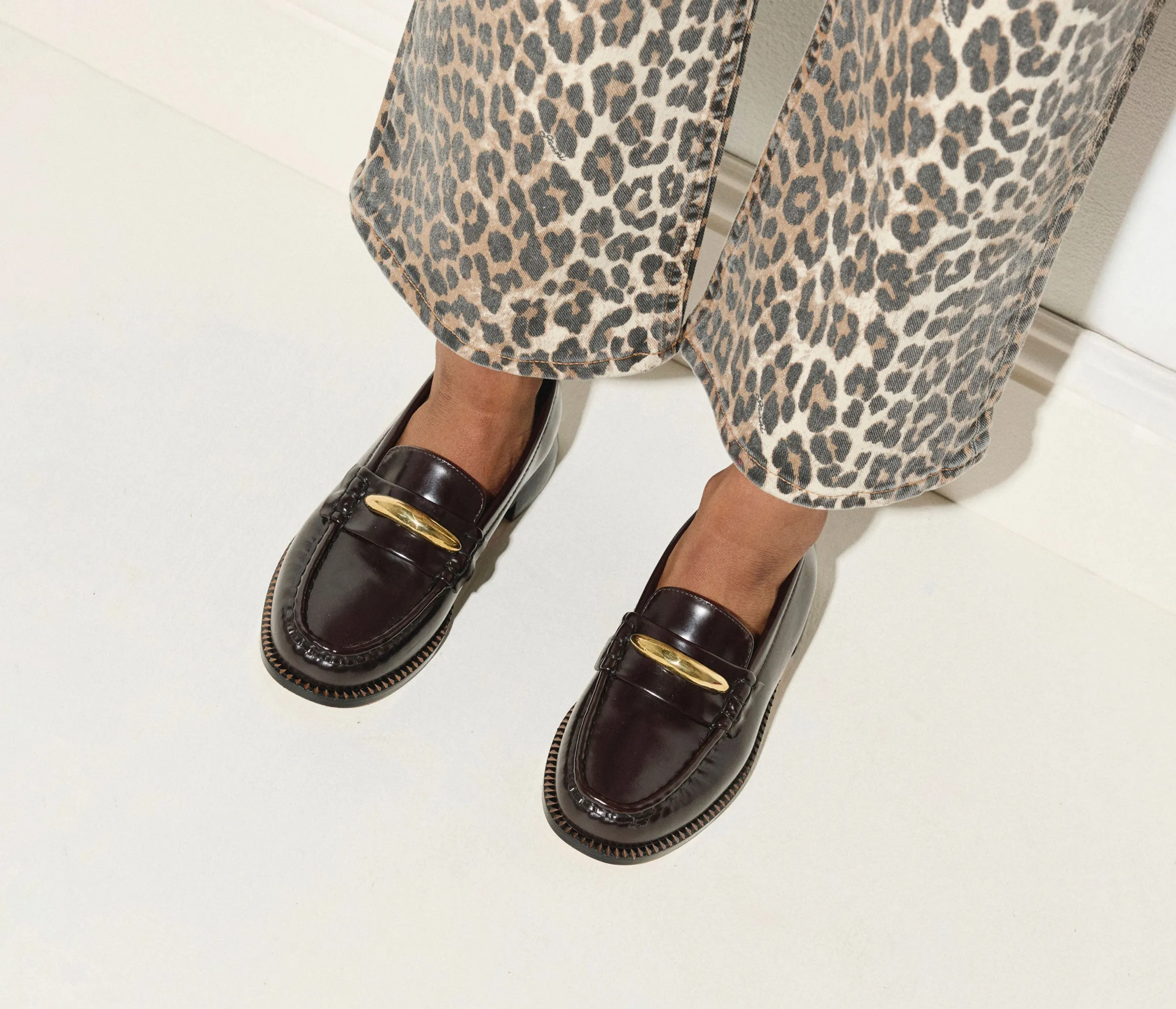 CRESCENT LOAFER CHARM