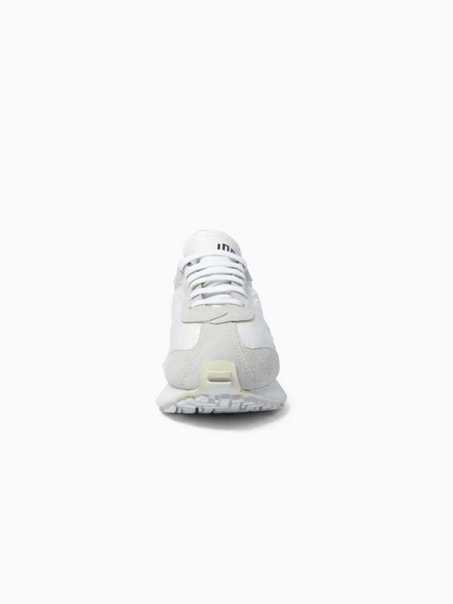 Esseutesse Runner Sneaker - Whiteout