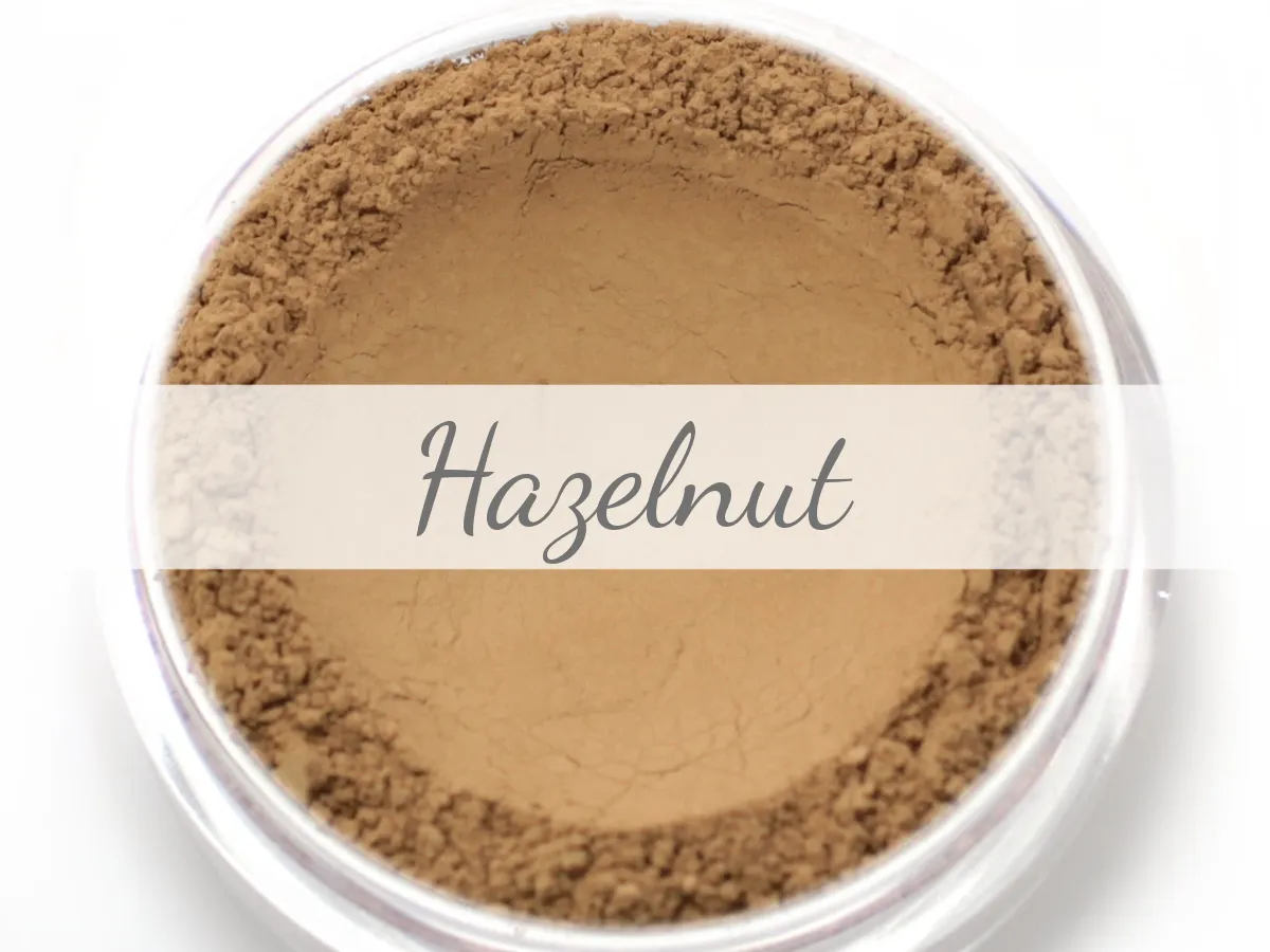 "Hazelnut" - Delicate Mineral Powder Foundation