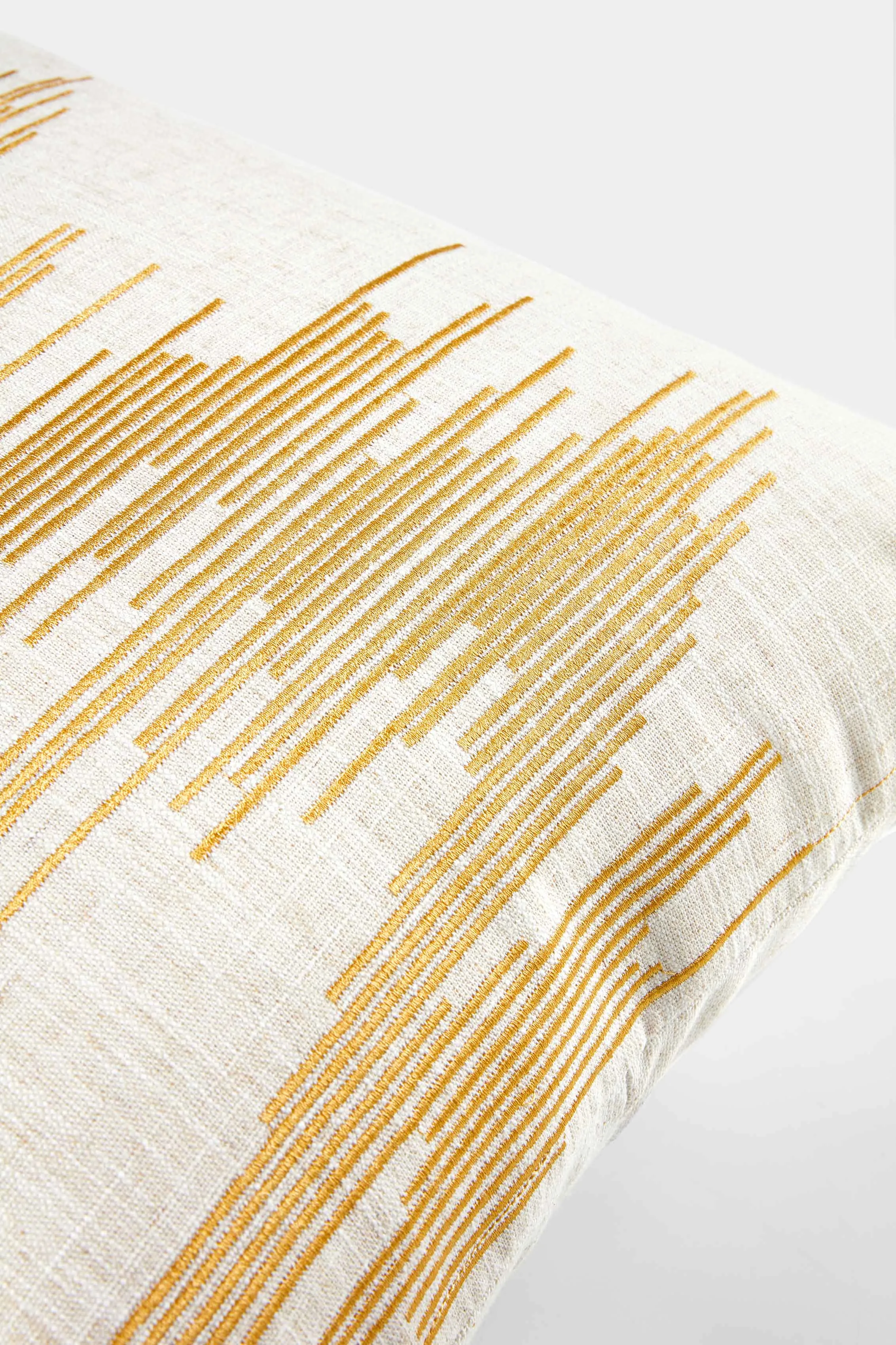 Rubeza Samo Cushion - Beige & Gold - 45x45 cm